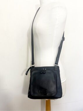 Relic Classic Black Faux Leather Crossbody Bag 8” tall, 9” wide 52” adj. strap.